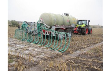 Tanks for spreading liquid fertilizer