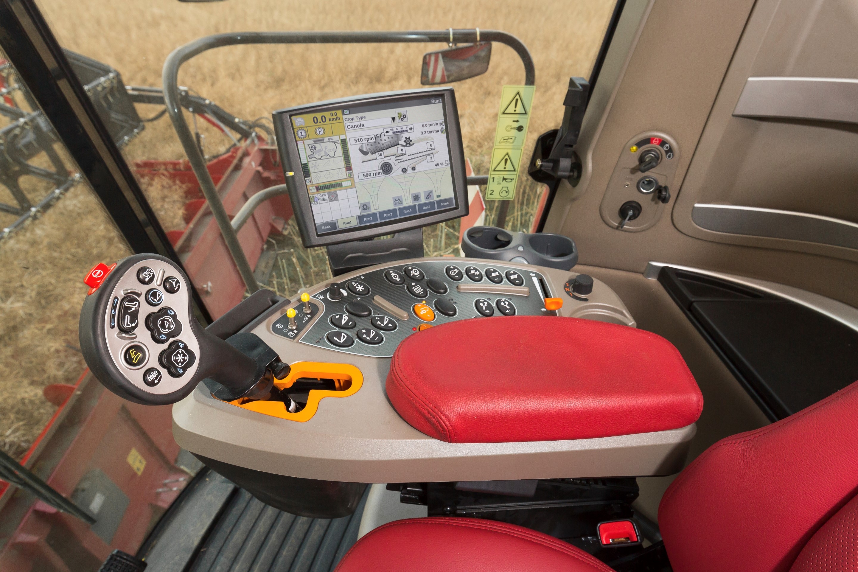 The new AFS Harvest Command™ automation system allows the operator the following ajustments: